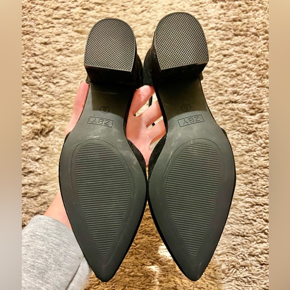 Black Block Heel Pointed Toe Pumps - Picture 4 of 5